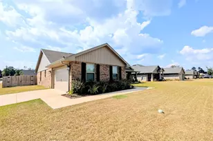 5669 Old Stone Blvd, Milton, FL 32570 - Photo 2