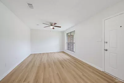 5560 Twin Creek Cir, Pace, FL 32571 - Photo 4