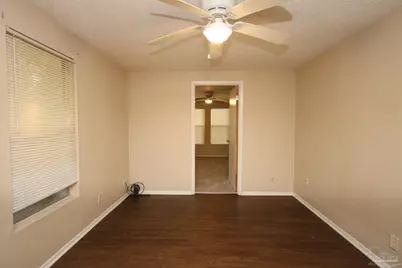 5 N Edgewood Cir #C, Pensacola, FL 32506 - Photo 4
