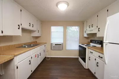 5 N Edgewood Cir #C, Pensacola, FL 32506 - Photo 6