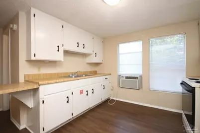 5 N Edgewood Cir #C, Pensacola, FL 32506 - Photo 8