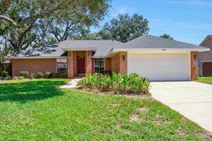 1028 Great Oaks Dr, Gulf Breeze, FL 32563 - Photo 1