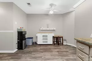 401 Bayshore Dr, Pensacola, FL 32507 - Photo 10