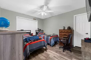 401 Bayshore Dr, Pensacola, FL 32507 - Photo 22