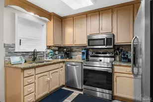 401 Bayshore Dr, Pensacola, FL 32507 - Photo 12