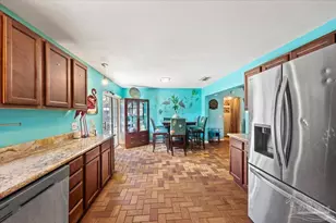 1695 Beechwood Dr, Gulf Breeze, FL 32563 - Photo 10