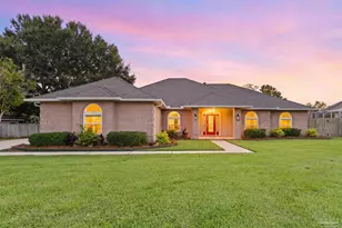 1017 Bushwood Dr, Cantonment, FL 32533 - Photo 2