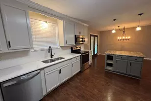 2135 Summit Blvd, Pensacola, FL 32503 - Photo 4