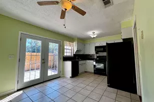8101 Tippin Ave, Pensacola, FL 32514 - Photo 10