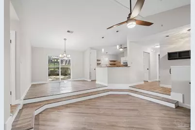 7474 Baywoods Ln, Pensacola, FL 32504 - Photo 2