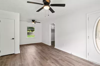 5502 Essex Rd, Pensacola, FL 32506 - Photo 4
