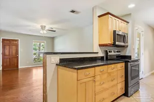 101 NE Oregon Dr, Fort Walton Beach, FL 32548 - Photo 6