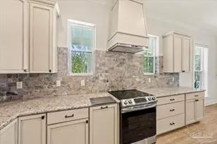 1120 N De Villiers St, Pensacola, FL 32501 - Photo 12