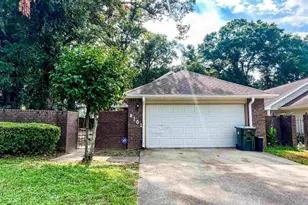 8101 Treetop Ln, Pensacola, FL 32514 - Photo 1