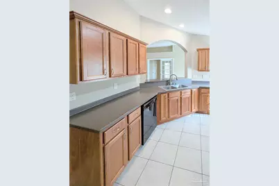 5963 Ashton Woods Cir, Milton, FL 32570 - Photo 10