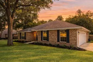 5998 Ridgeview Dr, Milton, FL 32570 - Photo 1