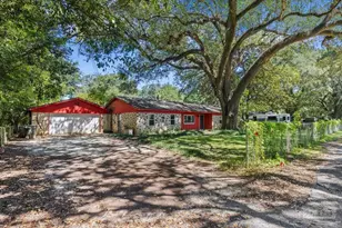 632 Powell St, Pensacola, FL 32534 - Photo 1