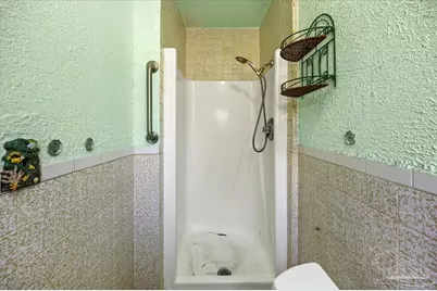 632 Powell St, Pensacola, FL 32534 - Photo 22