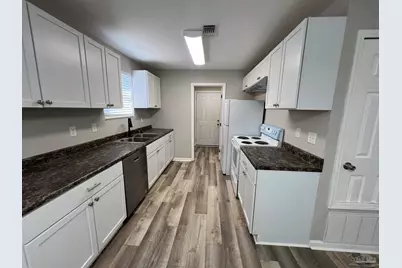 927 Bremen Ave #A, Pensacola, FL 32507 - Photo 6