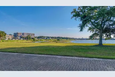 4 Wharf Ave, Pensacola, FL 32502 - Photo 20