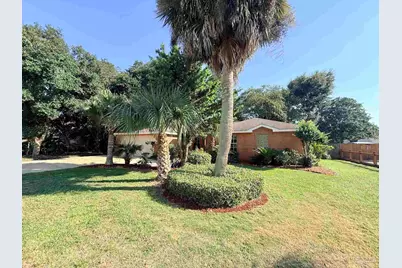 2825 Venetian Garden, Gulf Breeze, FL 32563 - Photo 2