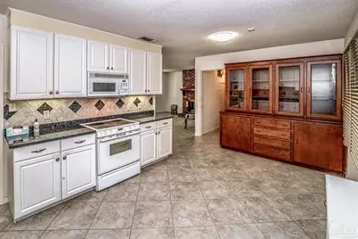 6281 Audubon Dr, Pensacola, FL 32504 - Photo 12