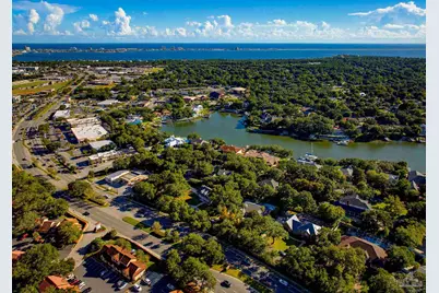 84 Chanteclaire Cir, Gulf Breeze, FL 32561 - Photo 6