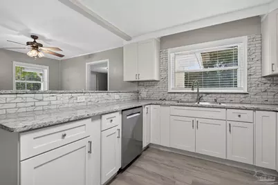 6425 Aspen Ave, Milton, FL 32570 - Photo 18