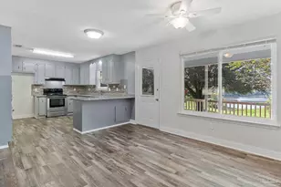 5409 Pond View Dr, Milton, FL 32570 - Photo 12
