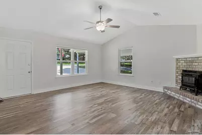 5409 Pond View Dr, Milton, FL 32570 - Photo 4