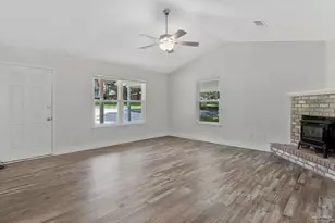 5409 Pond View Dr, Milton, FL 32570 - Photo 4