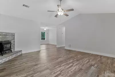 5409 Pond View Dr, Milton, FL 32570 - Photo 6