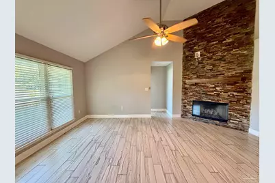 2460 Houston Cir, Gulf Breeze, FL 32563 - Photo 2