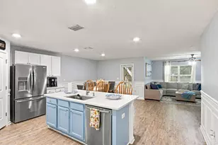 9466 Lutoo Ln, Pensacola, FL 32526 - Photo 12
