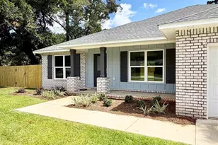 2014 Bainbridge Ave, Pensacola, FL 32507 - Photo 2