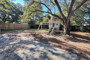 8240 Sedgefield Dr, Pensacola, FL 32507 - Photo 28