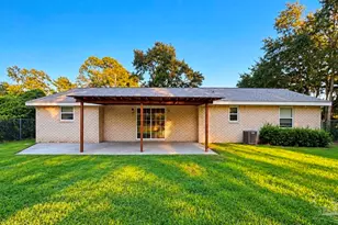 4201 Queens Ct, Pace, FL 32571 - Photo 2