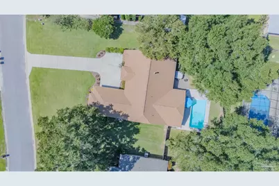 4252 Lancaster Gate Dr, Pace, FL 32571 - Photo 4