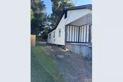 1111 W Lloyd St, Pensacola, FL 32501 - Photo 2