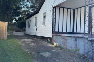 1111 W Lloyd St, Pensacola, FL 32501 - Photo 2