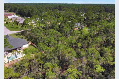 2151 Winfield Dr, Navarre, FL 32566 - Photo 8