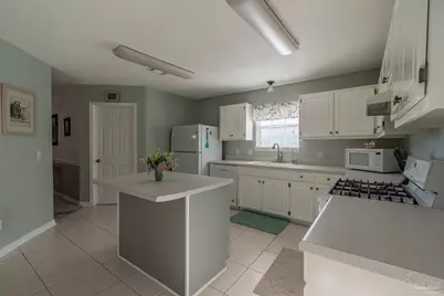 2104 Jarrod Dr, Cantonment, FL 32533 - Photo 12