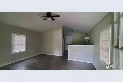 718 Bremen Ave, Pensacola, FL 32507 - Photo 2