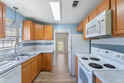 6430 W 9 Mile Rd, Pensacola, FL 32526 - Photo 6