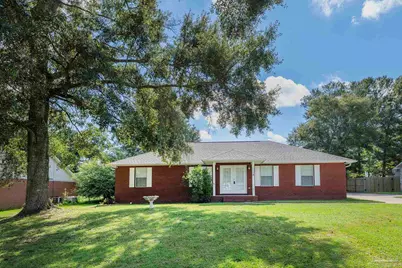 1009 Rachel Cir, Cantonment, FL 32533 - Photo 2