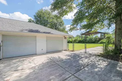 1009 Rachel Cir, Cantonment, FL 32533 - Photo 6