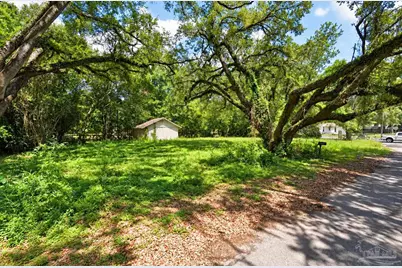808 Cary Memorial Dr, Pensacola, FL 32505 - Photo 2