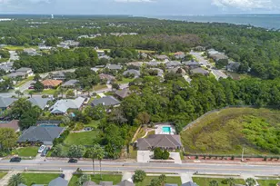 1570 Woodlawn Way, Gulf Breeze, FL 32563 - Photo 54