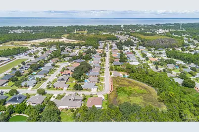 1570 Woodlawn Way, Gulf Breeze, FL 32563 - Photo 66