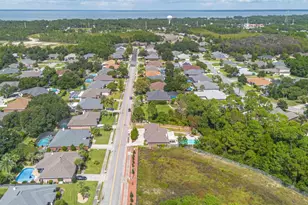 1570 Woodlawn Way, Gulf Breeze, FL 32563 - Photo 56